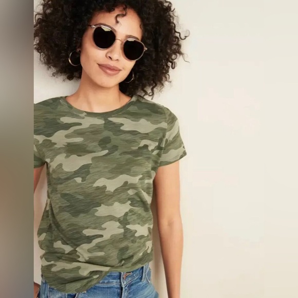 Old Navy ~ Green Camo Tee Shirt - Picture 1 of 4